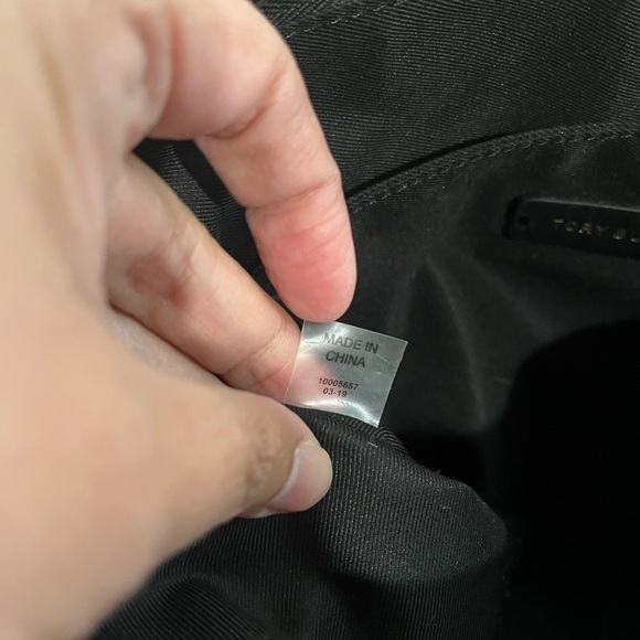 TORY BURCH BLACK KIRA CHEVRON POUCH - Picture 12 of 12